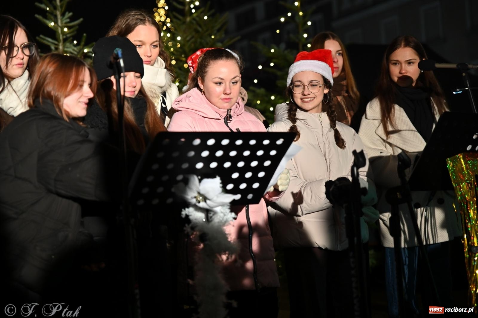 Zdjęcie w galerii na portalu naszraciborz.pl: Perspektywa. Muzyka i atrakcje na raciborskim rynku wiadomości z regionu