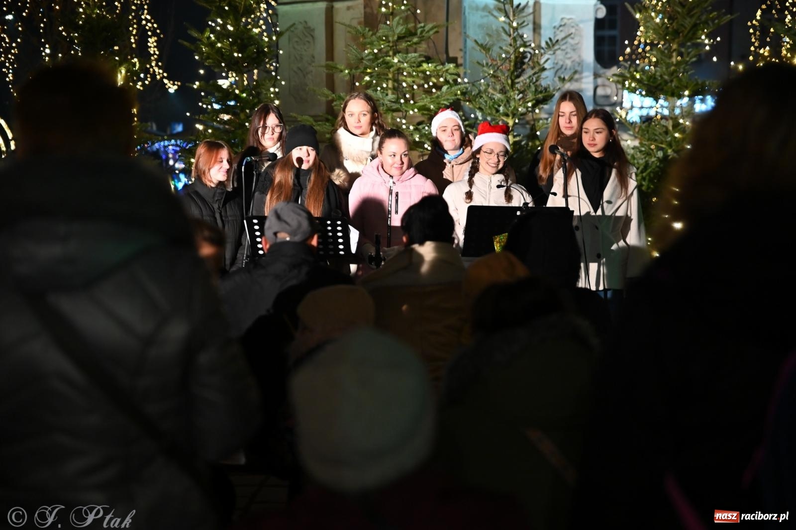 Zdjęcie w galerii na portalu naszraciborz.pl: Perspektywa. Muzyka i atrakcje na raciborskim rynku wiadomości z regionu