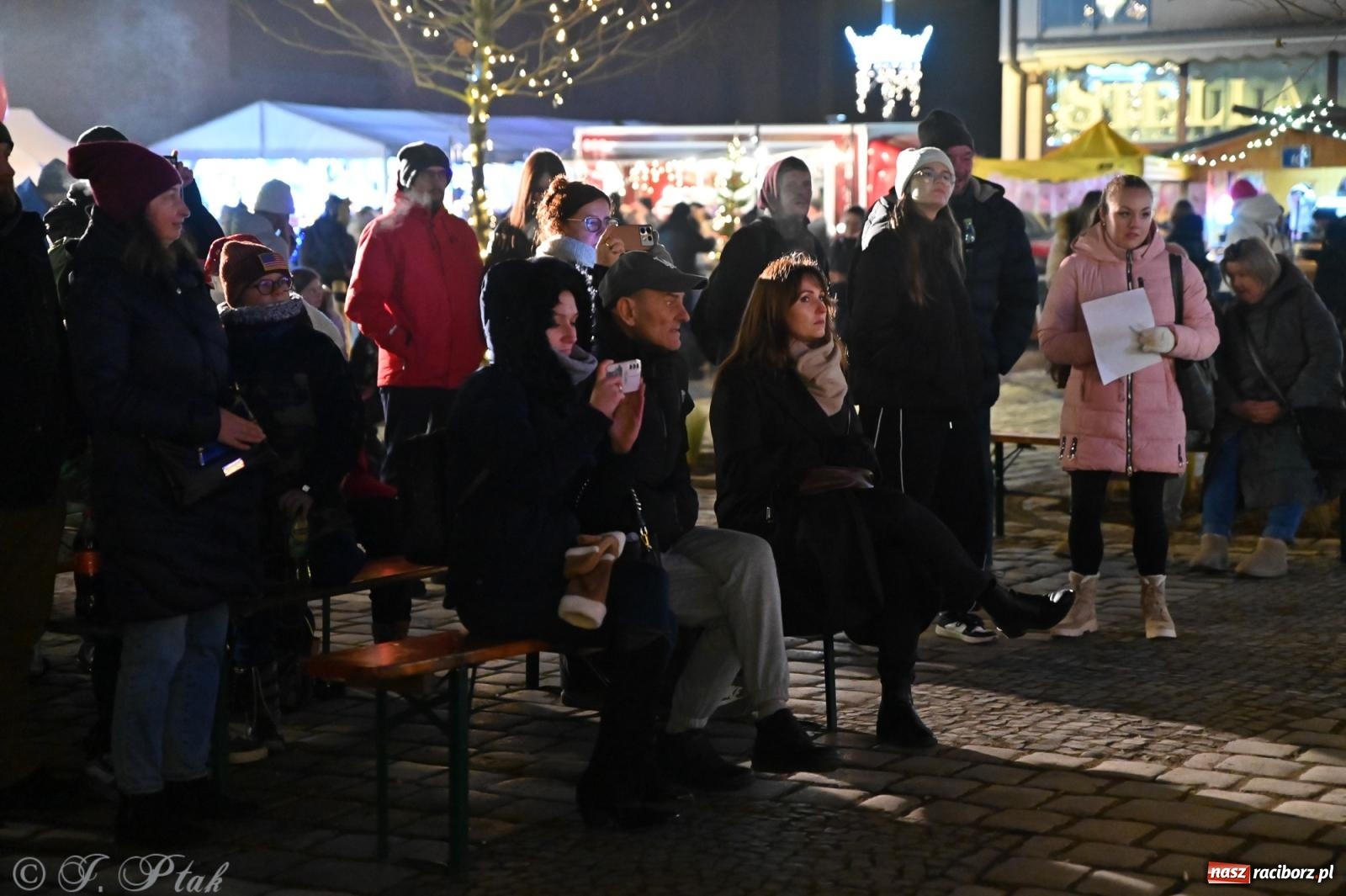 Zdjęcie w galerii na portalu naszraciborz.pl: Perspektywa. Muzyka i atrakcje na raciborskim rynku wiadomości z regionu