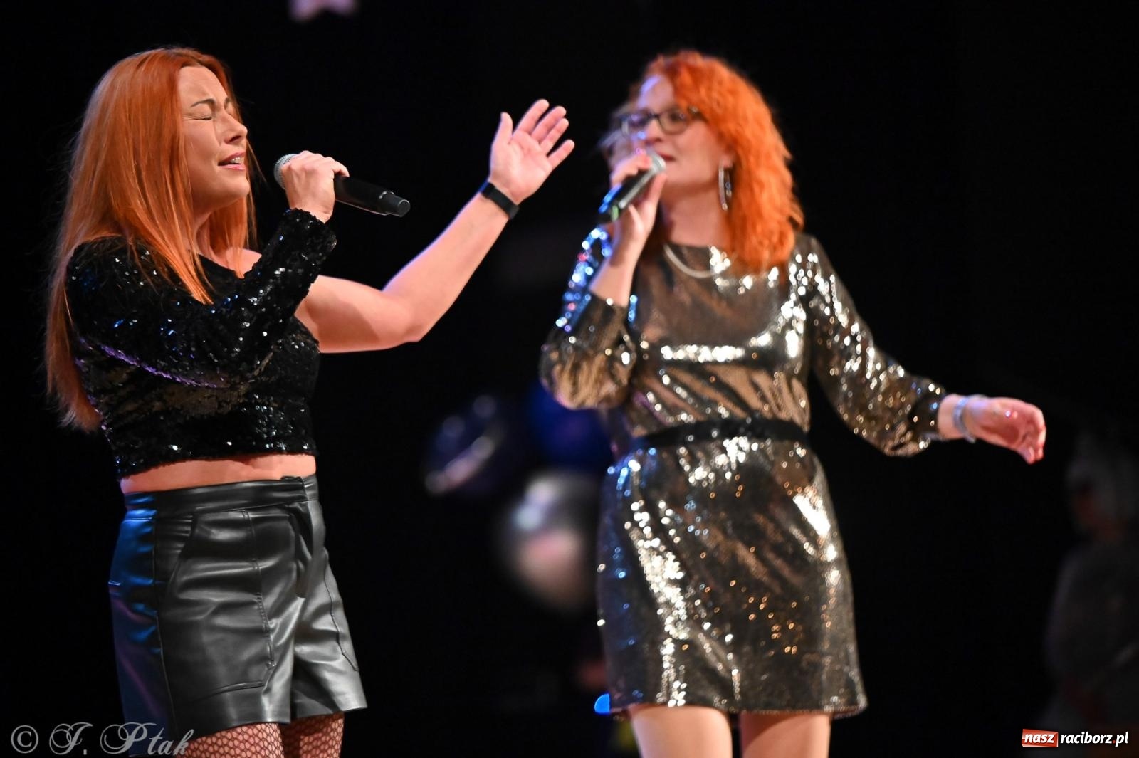 Zdjęcie w galerii na portalu naszraciborz.pl: Kosmiczna opowieść o solidarności. 22. Gwiazdka Serc przy niemal pełnej sali RCK [FOTO i WIDEO 1] wiadomości z regionu