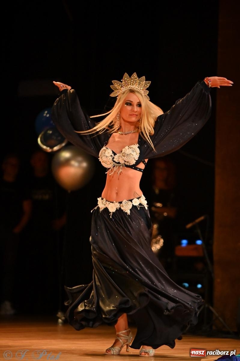 Zdjęcie w galerii na portalu naszraciborz.pl: Kosmiczna opowieść o solidarności. 22. Gwiazdka Serc przy niemal pełnej sali RCK [FOTO i WIDEO 1] wiadomości z regionu