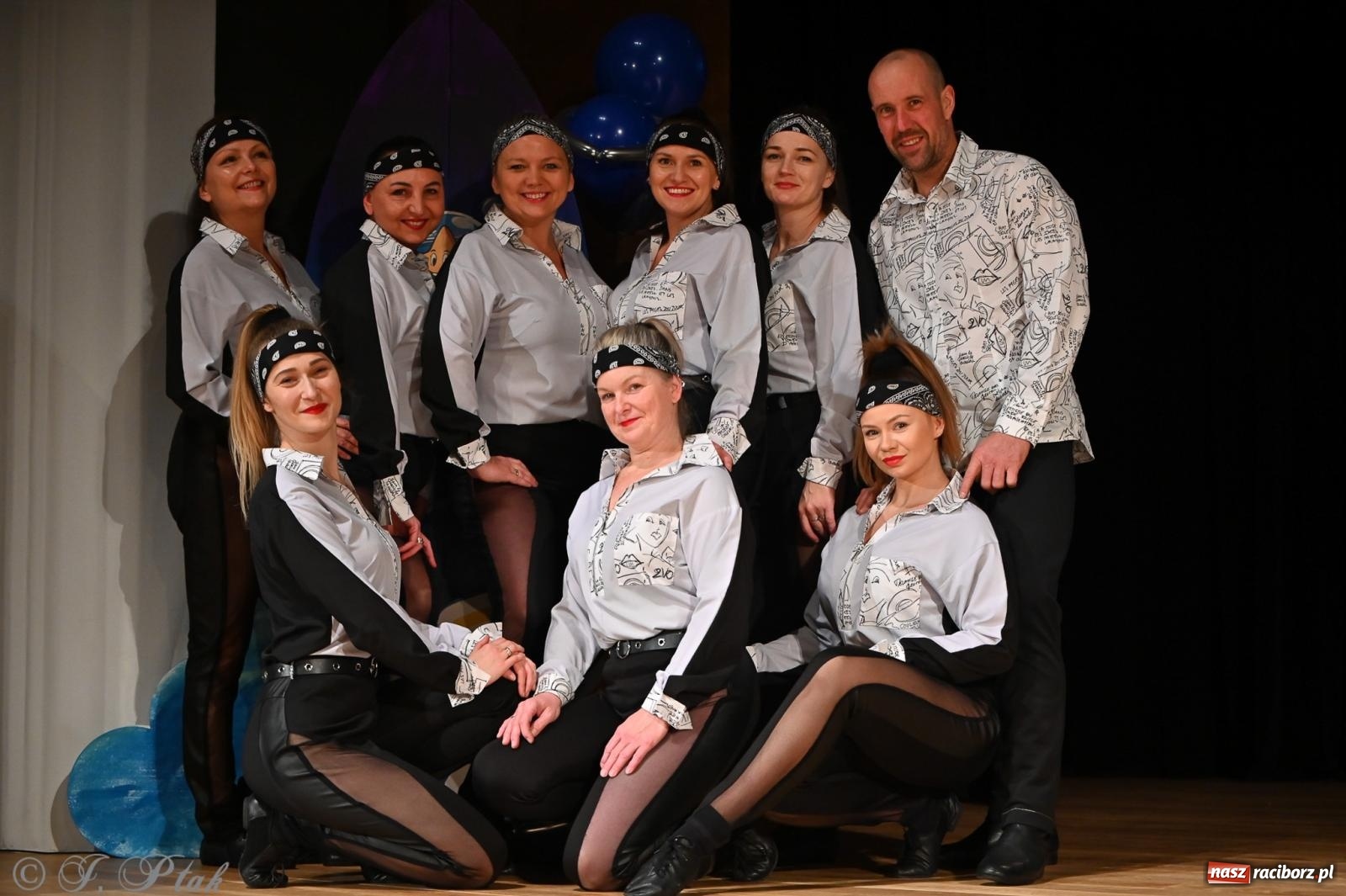 Zdjęcie w galerii na portalu naszraciborz.pl: Kosmiczna opowieść o solidarności. 22. Gwiazdka Serc przy niemal pełnej sali RCK [FOTO i WIDEO 1] wiadomości z regionu