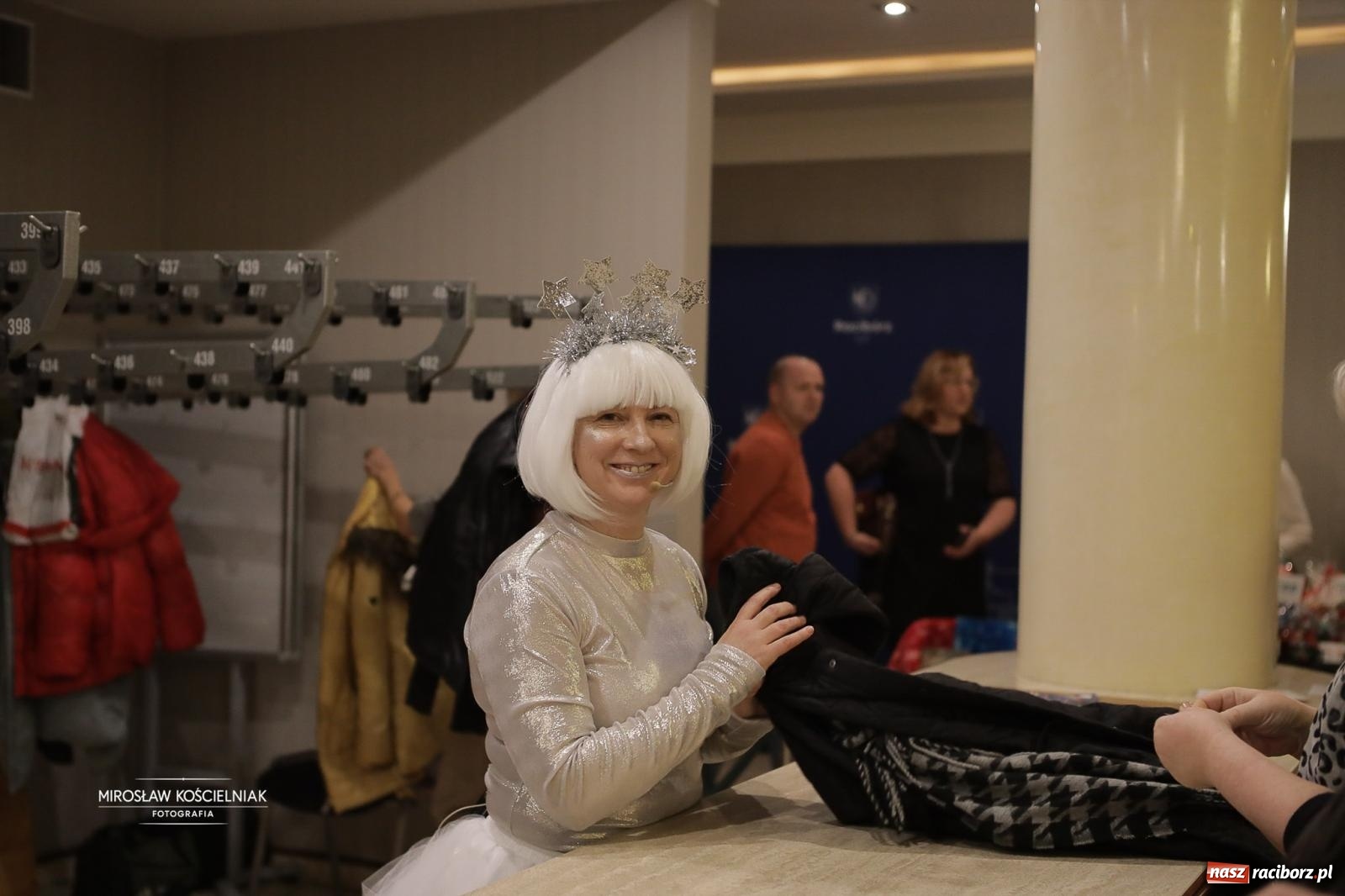 Zdjęcie w galerii na portalu naszraciborz.pl: Pełna widownia i wspólna energia. Gwiazdka Serc po raz 22. w Raciborskim Centrum Kultury [FOTO i WIDEO 2] wiadomości z regionu