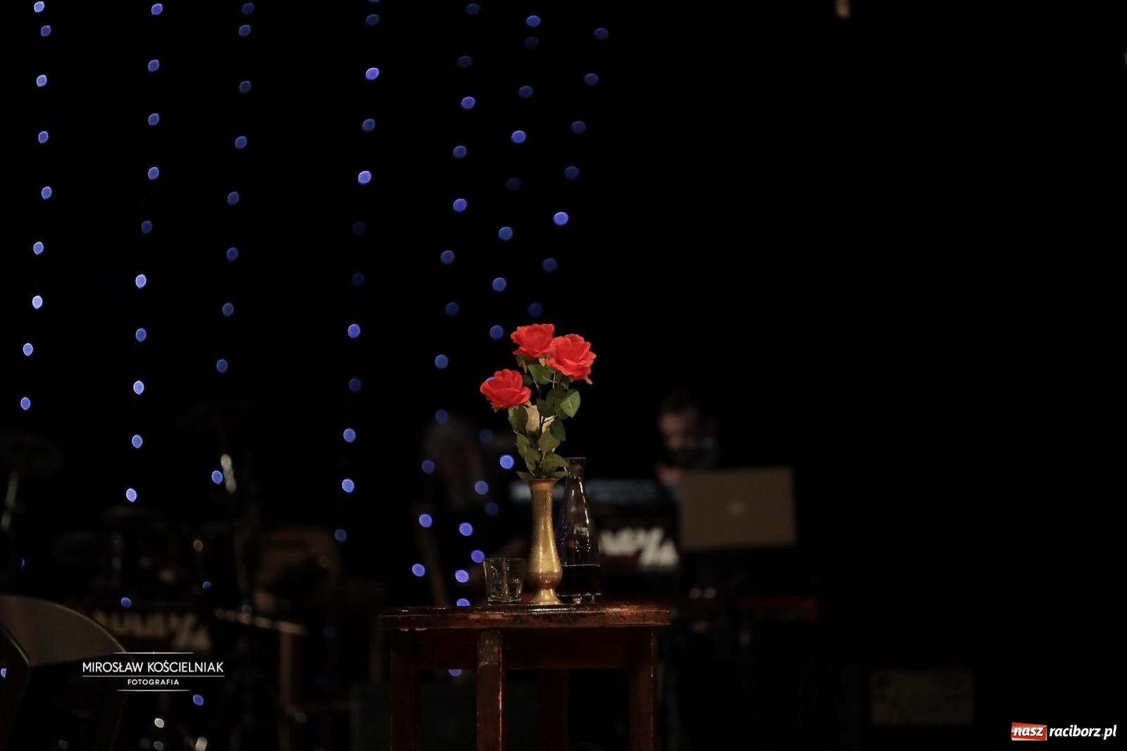 Zdjęcie w galerii na portalu naszraciborz.pl: Pełna widownia i wspólna energia. Gwiazdka Serc po raz 22. w Raciborskim Centrum Kultury [FOTO i WIDEO 2] wiadomości z regionu