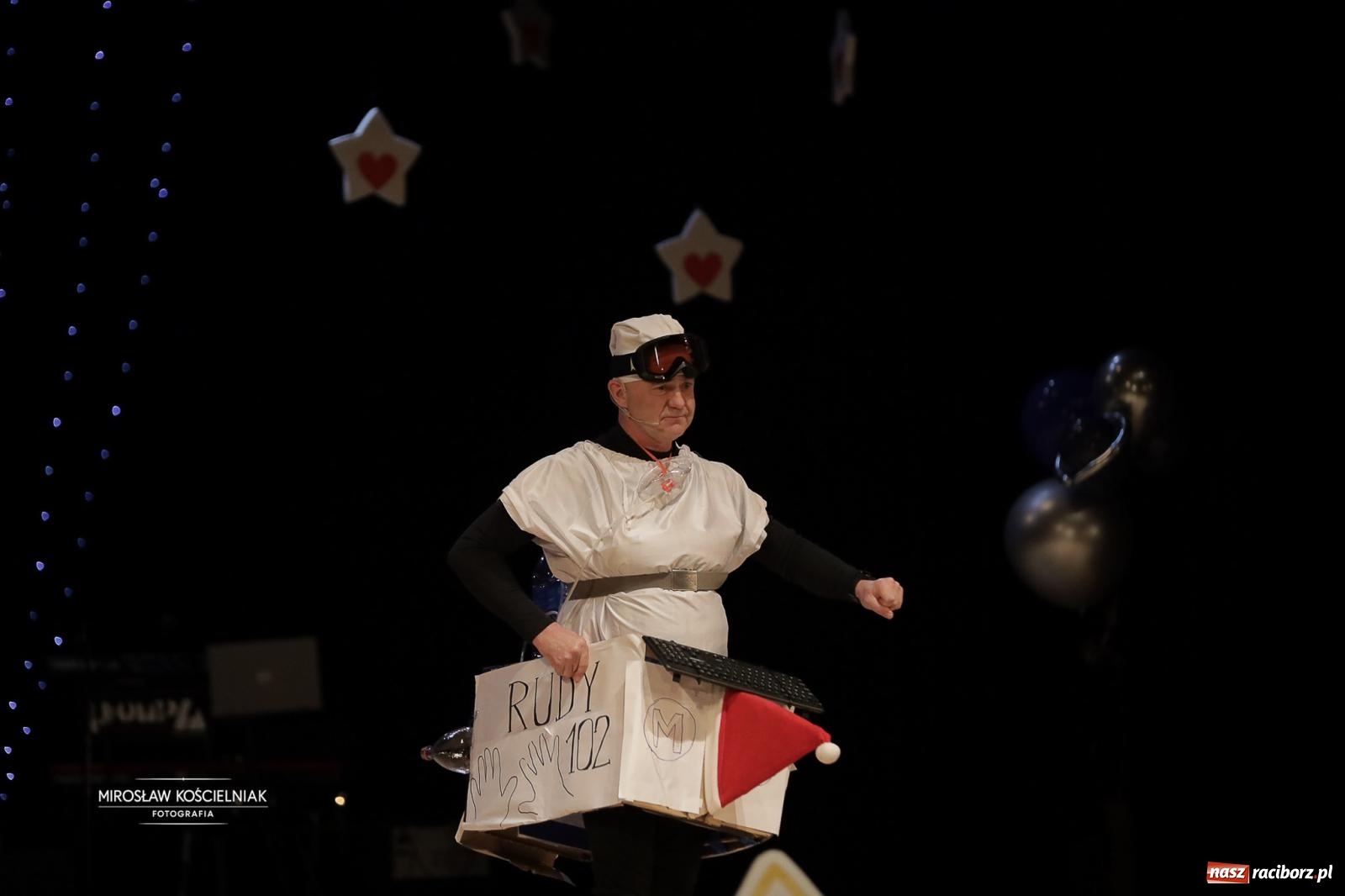 Zdjęcie w galerii na portalu naszraciborz.pl: Pełna widownia i wspólna energia. Gwiazdka Serc po raz 22. w Raciborskim Centrum Kultury [FOTO i WIDEO 2] wiadomości z regionu