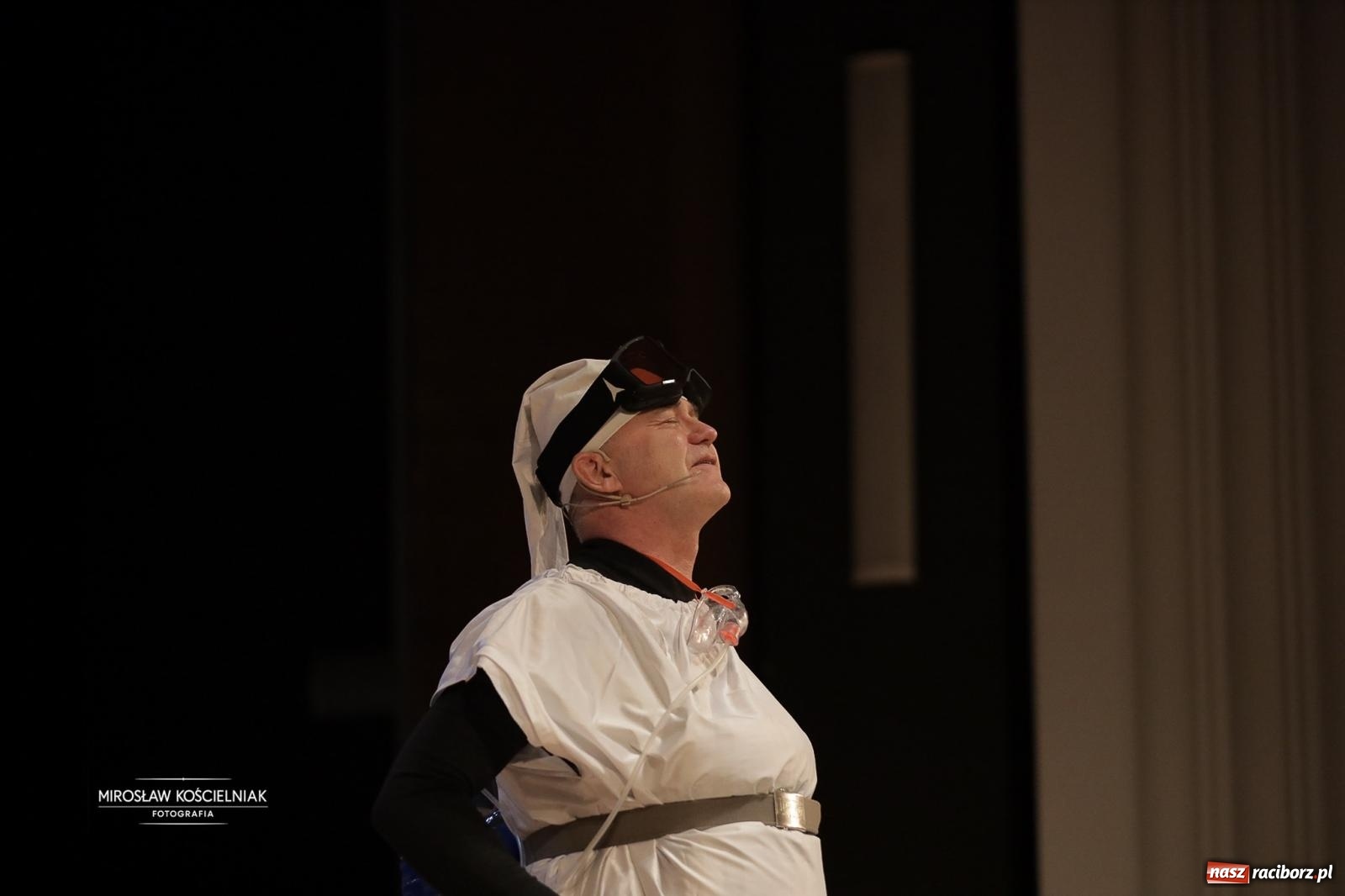 Zdjęcie w galerii na portalu naszraciborz.pl: Pełna widownia i wspólna energia. Gwiazdka Serc po raz 22. w Raciborskim Centrum Kultury [FOTO i WIDEO 2] wiadomości z regionu