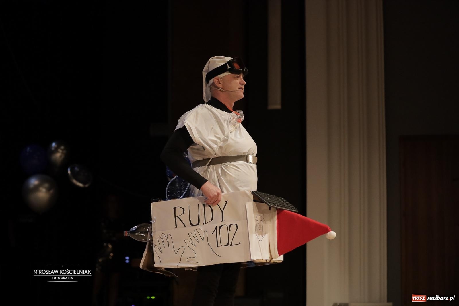 Zdjęcie w galerii na portalu naszraciborz.pl: Pełna widownia i wspólna energia. Gwiazdka Serc po raz 22. w Raciborskim Centrum Kultury [FOTO i WIDEO 2] wiadomości z regionu