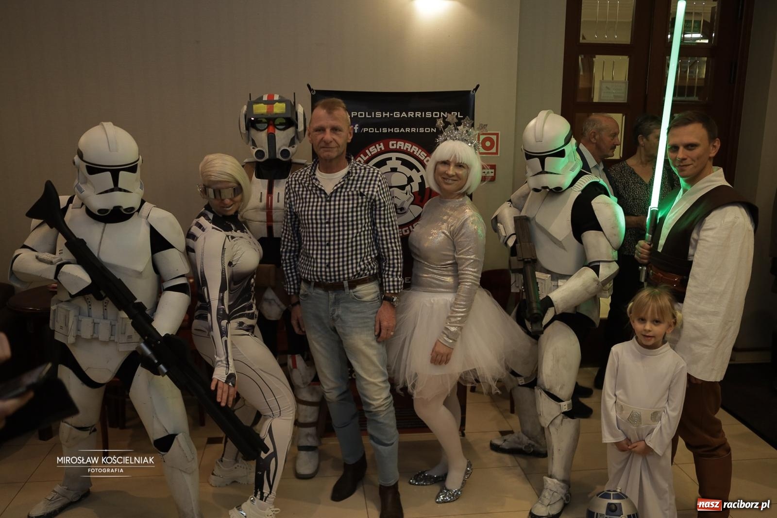 Zdjęcie w galerii na portalu naszraciborz.pl: Pełna widownia i wspólna energia. Gwiazdka Serc po raz 22. w Raciborskim Centrum Kultury [FOTO i WIDEO 2] wiadomości z regionu