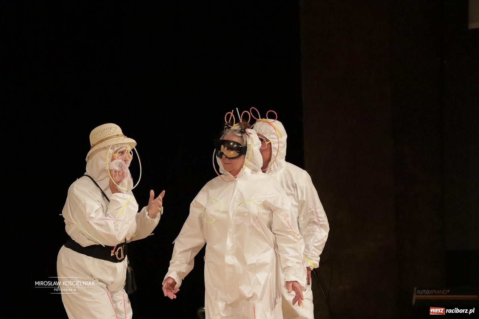 Zdjęcie w galerii na portalu naszraciborz.pl: Pełna widownia i wspólna energia. Gwiazdka Serc po raz 22. w Raciborskim Centrum Kultury [FOTO i WIDEO 2] wiadomości z regionu