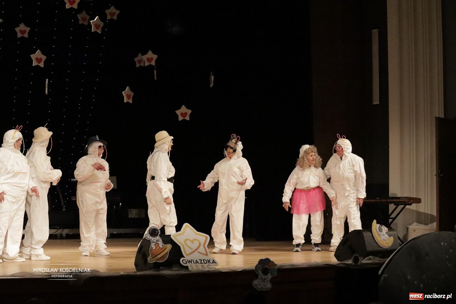 Zdjęcie w galerii na portalu naszraciborz.pl: Pełna widownia i wspólna energia. Gwiazdka Serc po raz 22. w Raciborskim Centrum Kultury [FOTO i WIDEO 2] wiadomości z regionu