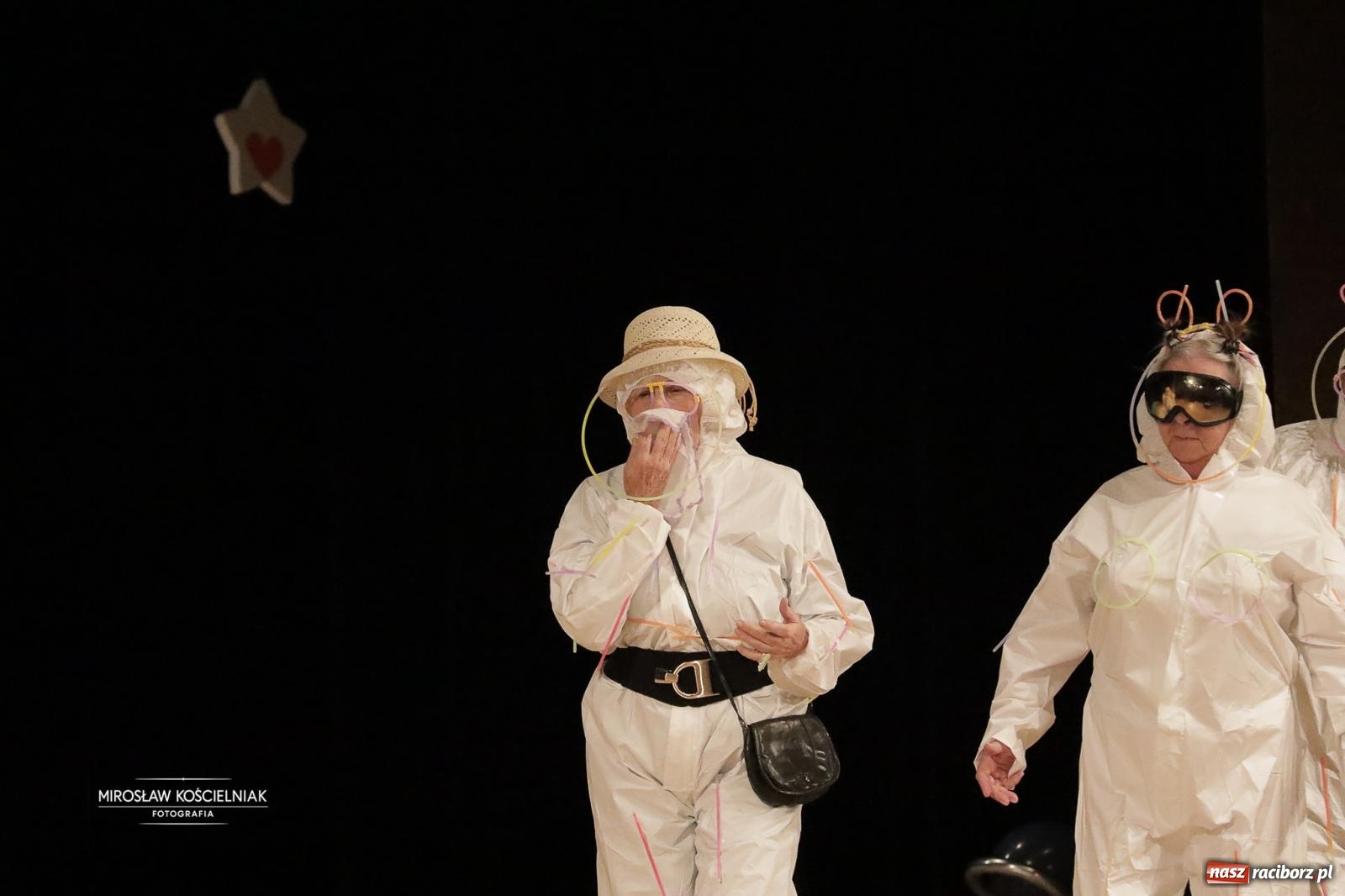 Zdjęcie w galerii na portalu naszraciborz.pl: Pełna widownia i wspólna energia. Gwiazdka Serc po raz 22. w Raciborskim Centrum Kultury [FOTO i WIDEO 2] wiadomości z regionu