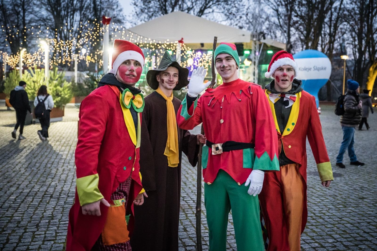 Zdjęcie w galerii na portalu naszraciborz.pl: Bajkowy zamek w świątecznej odsłonie. Sobota pełna magii, w niedzielę kolejne atrakcje [FOTO] wiadomości z regionu