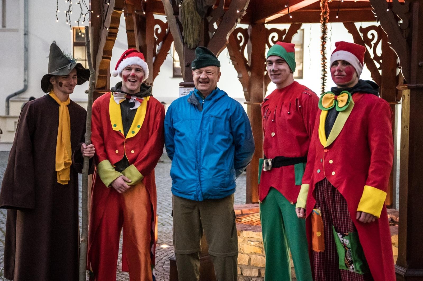 Zdjęcie w galerii na portalu naszraciborz.pl: Bajkowy zamek w świątecznej odsłonie. Sobota pełna magii, w niedzielę kolejne atrakcje [FOTO] wiadomości z regionu