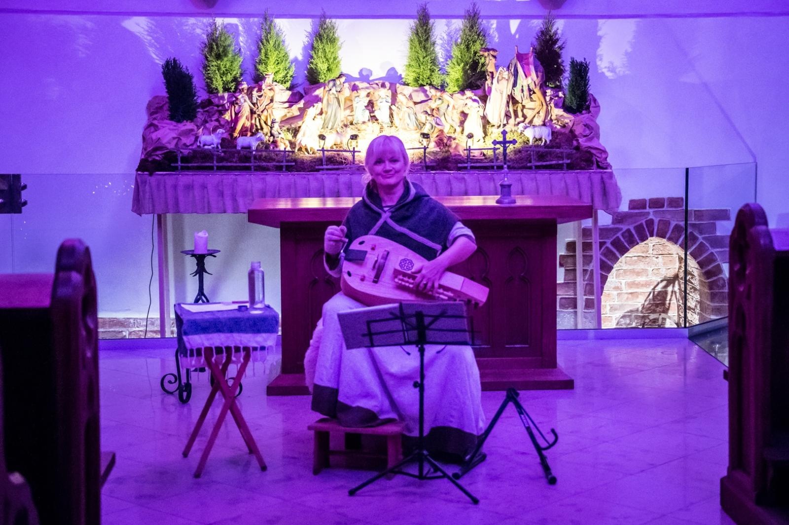 Zdjęcie w galerii na portalu naszraciborz.pl: Bajkowy zamek w świątecznej odsłonie. Sobota pełna magii, w niedzielę kolejne atrakcje [FOTO] wiadomości z regionu