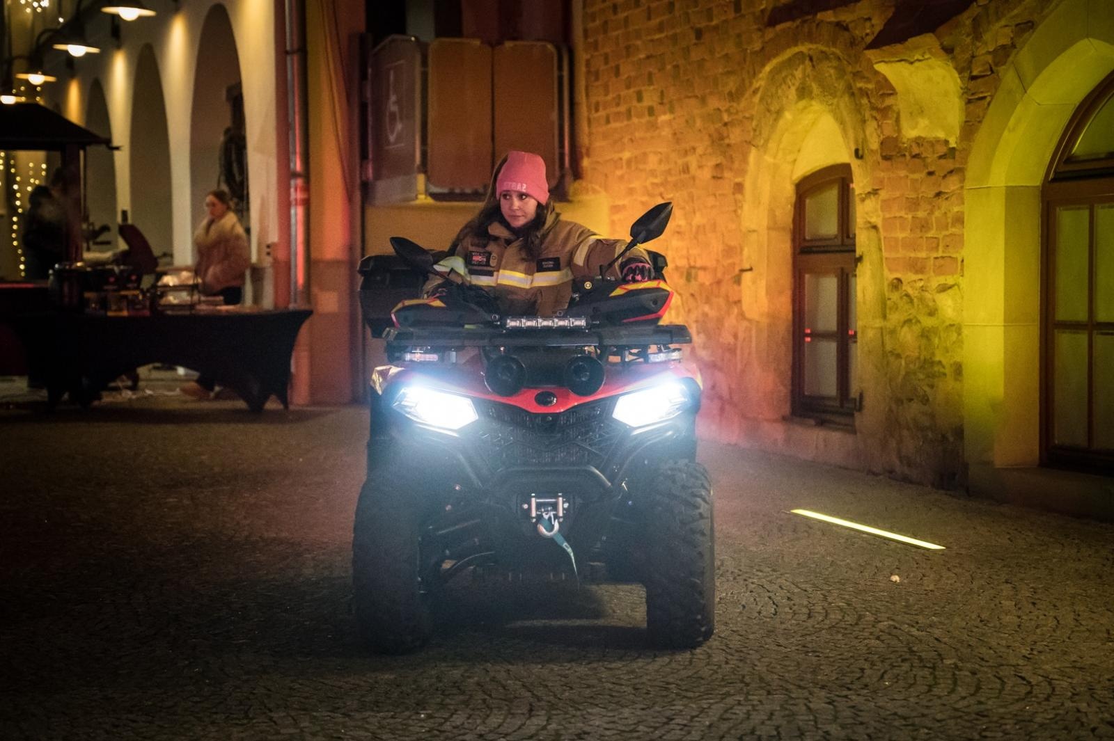 Zdjęcie w galerii na portalu naszraciborz.pl: Bajkowy zamek w świątecznej odsłonie. Sobota pełna magii, w niedzielę kolejne atrakcje [FOTO] wiadomości z regionu