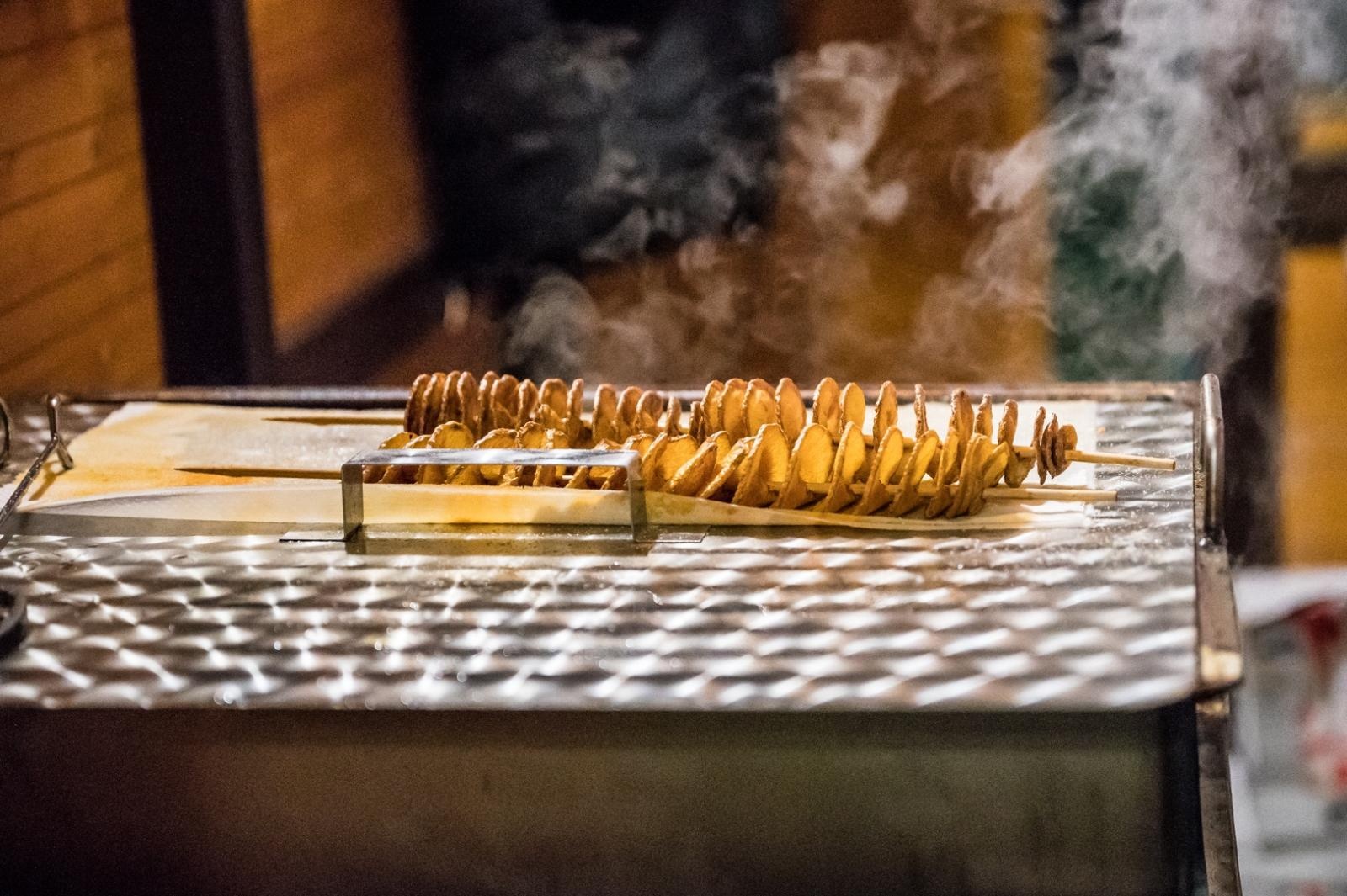 Zdjęcie w galerii na portalu naszraciborz.pl: Bajkowy zamek w świątecznej odsłonie. Sobota pełna magii, w niedzielę kolejne atrakcje [FOTO] wiadomości z regionu