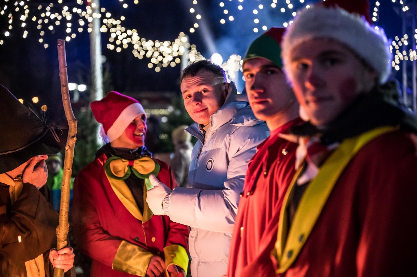 Zdjęcie w galerii na portalu naszraciborz.pl: Bajkowy zamek w świątecznej odsłonie. Sobota pełna magii, w niedzielę kolejne atrakcje [FOTO] wiadomości z regionu