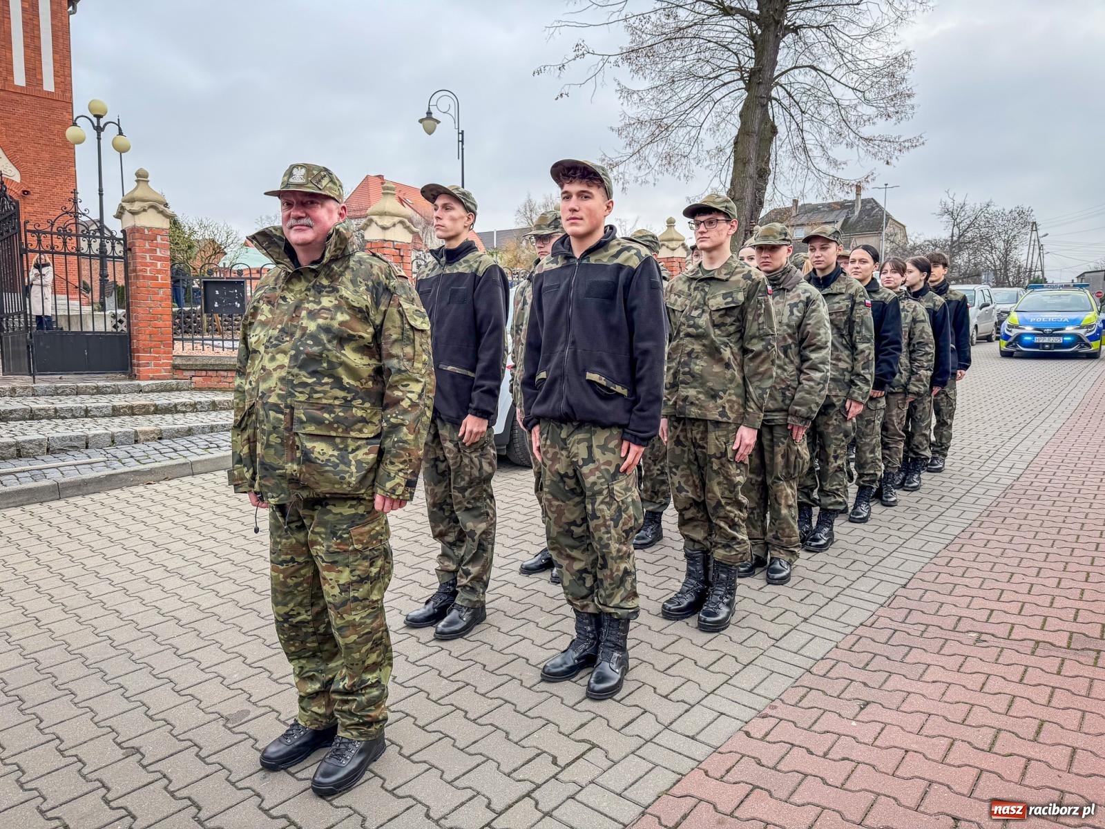 Zdjęcie w galerii na portalu naszraciborz.pl: W Brzeziu upamiętniono polskich policjantów – ofiary zbrodni katyńskiej [FOTO i WIDEO] wiadomości z regionu