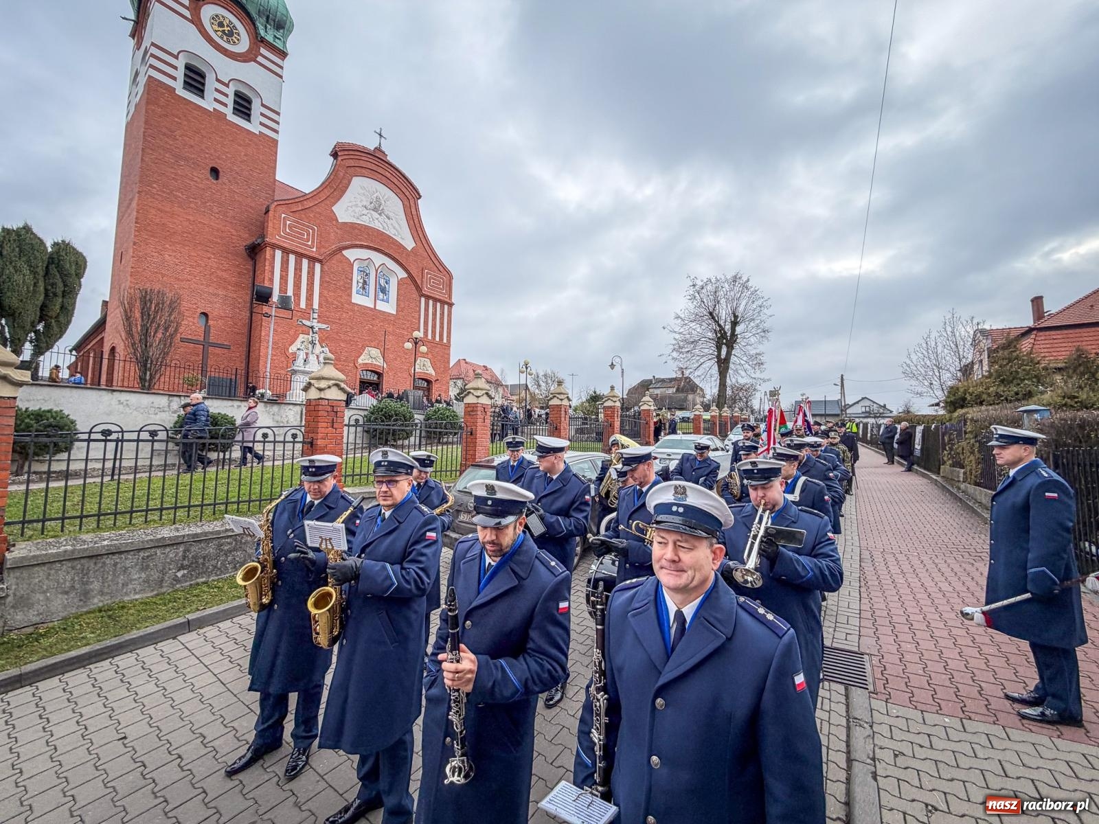 Zdjęcie w galerii na portalu naszraciborz.pl: W Brzeziu upamiętniono polskich policjantów – ofiary zbrodni katyńskiej [FOTO i WIDEO] wiadomości z regionu