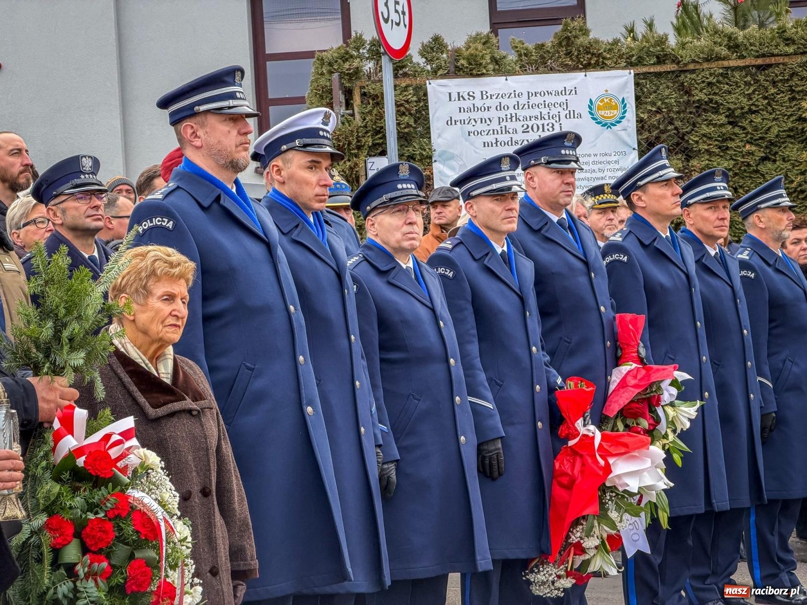 Zdjęcie w galerii na portalu naszraciborz.pl: W Brzeziu upamiętniono polskich policjantów – ofiary zbrodni katyńskiej [FOTO i WIDEO] wiadomości z regionu