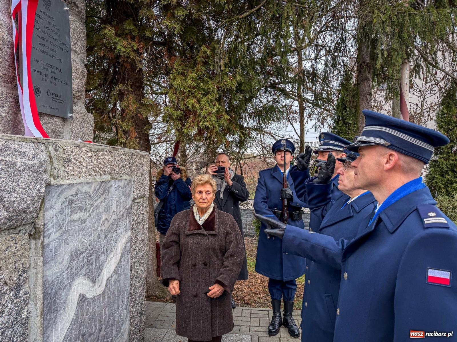 Zdjęcie w galerii na portalu naszraciborz.pl: W Brzeziu upamiętniono polskich policjantów – ofiary zbrodni katyńskiej [FOTO i WIDEO] wiadomości z regionu