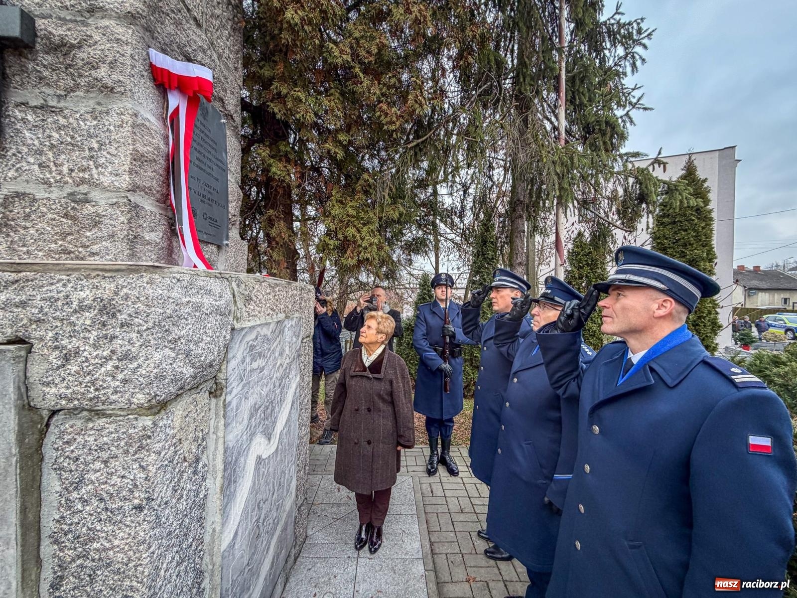 Zdjęcie w galerii na portalu naszraciborz.pl: W Brzeziu upamiętniono polskich policjantów – ofiary zbrodni katyńskiej [FOTO i WIDEO] wiadomości z regionu