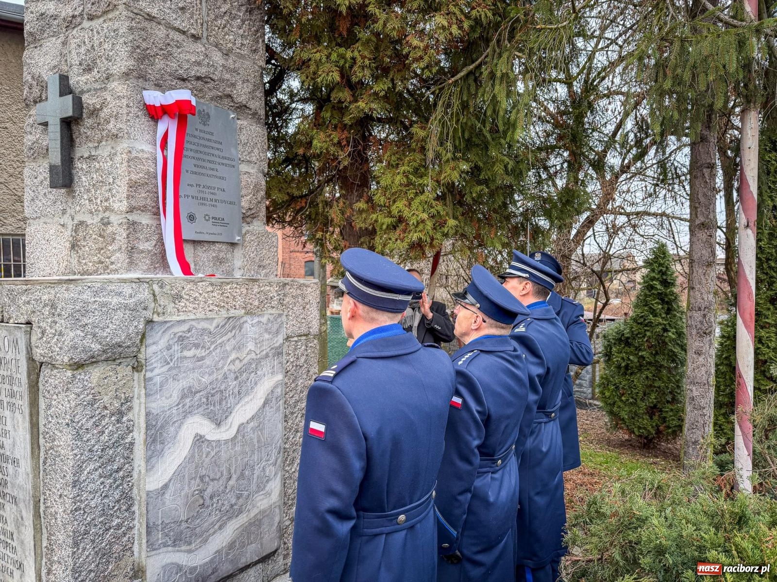 Zdjęcie w galerii na portalu naszraciborz.pl: W Brzeziu upamiętniono polskich policjantów – ofiary zbrodni katyńskiej [FOTO i WIDEO] wiadomości z regionu