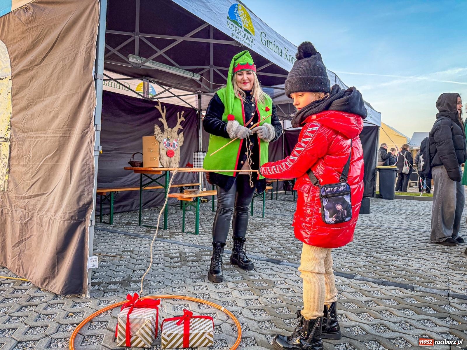 Zdjęcie w galerii na portalu naszraciborz.pl: Kiermasz świąteczny w Kornowacu w nowej przestrzeni i z nową oprawą [FOTO i WIDEO] wiadomości z regionu