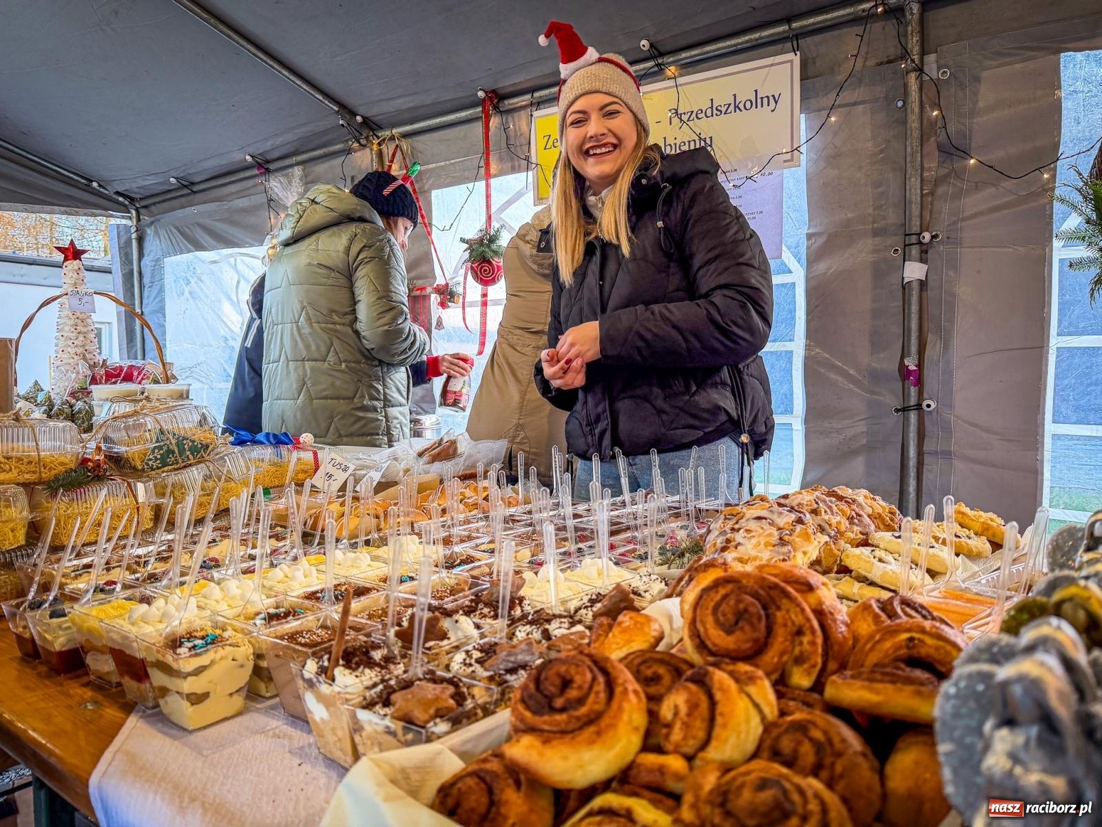 Zdjęcie w galerii na portalu naszraciborz.pl: Kiermasz świąteczny w Kornowacu w nowej przestrzeni i z nową oprawą [FOTO i WIDEO] wiadomości z regionu