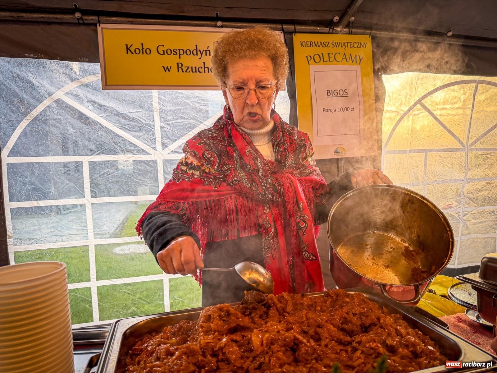 Zdjęcie w galerii na portalu naszraciborz.pl: Kiermasz świąteczny w Kornowacu w nowej przestrzeni i z nową oprawą [FOTO i WIDEO] wiadomości z regionu