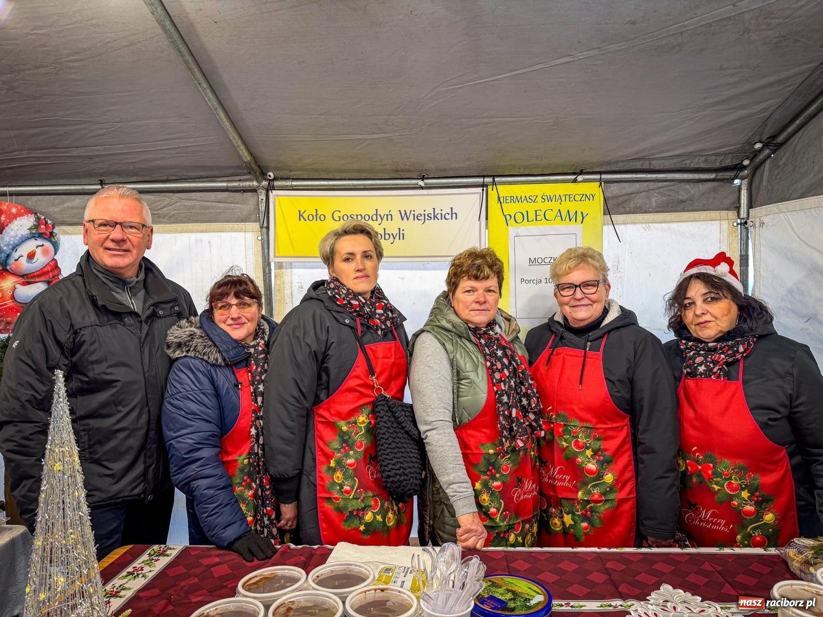 Zdjęcie w galerii na portalu naszraciborz.pl: Kiermasz świąteczny w Kornowacu w nowej przestrzeni i z nową oprawą [FOTO i WIDEO] wiadomości z regionu