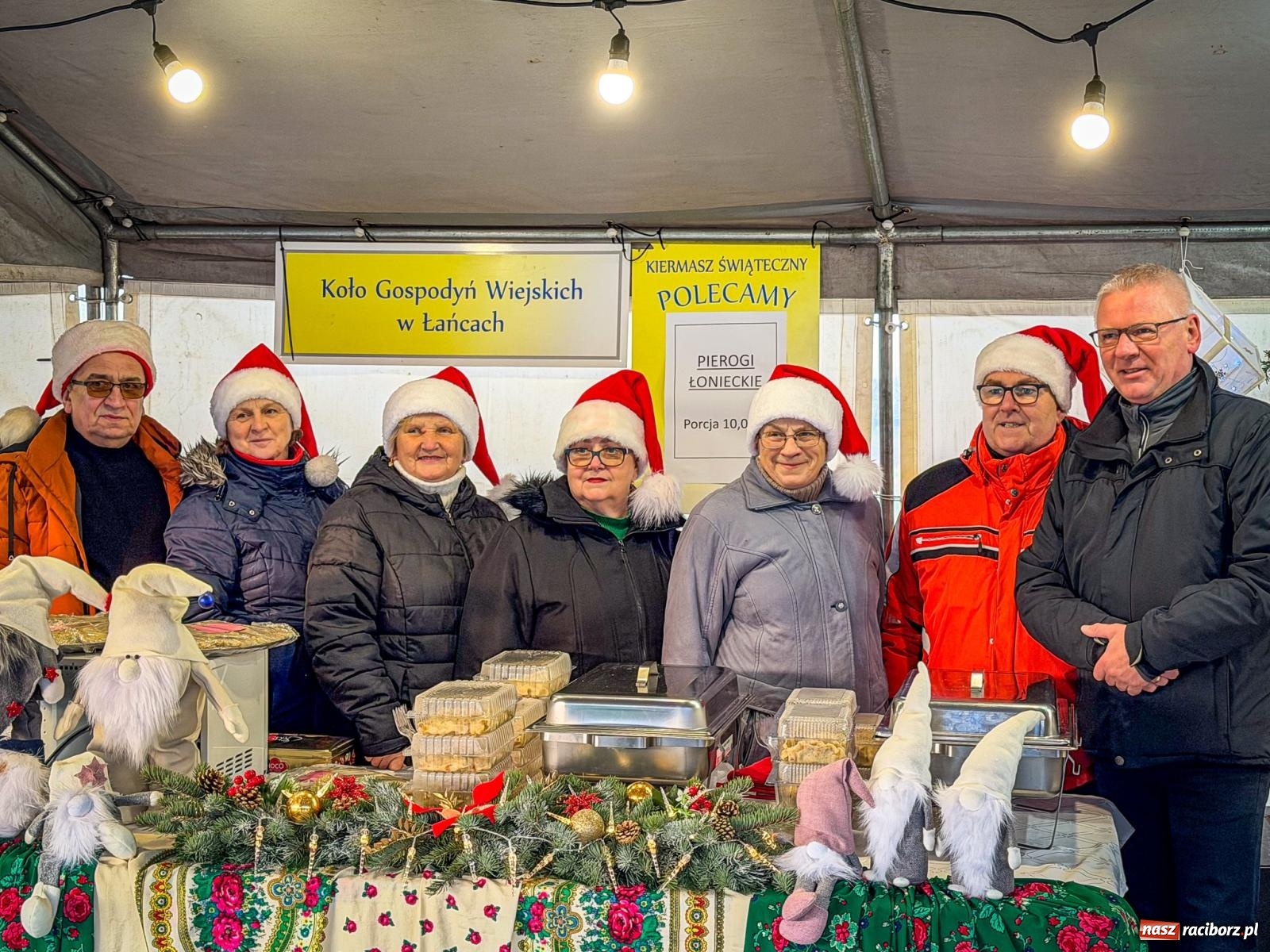 Zdjęcie w galerii na portalu naszraciborz.pl: Kiermasz świąteczny w Kornowacu w nowej przestrzeni i z nową oprawą [FOTO i WIDEO] wiadomości z regionu