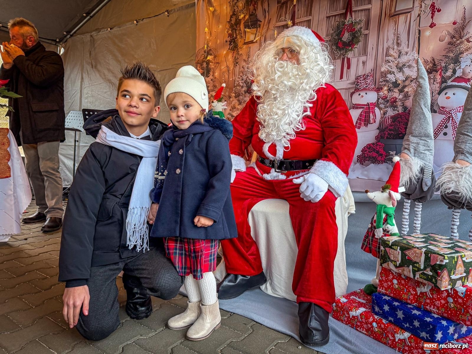 Zdjęcie w galerii na portalu naszraciborz.pl: Kiermasz świąteczny w Kornowacu w nowej przestrzeni i z nową oprawą [FOTO i WIDEO] wiadomości z regionu