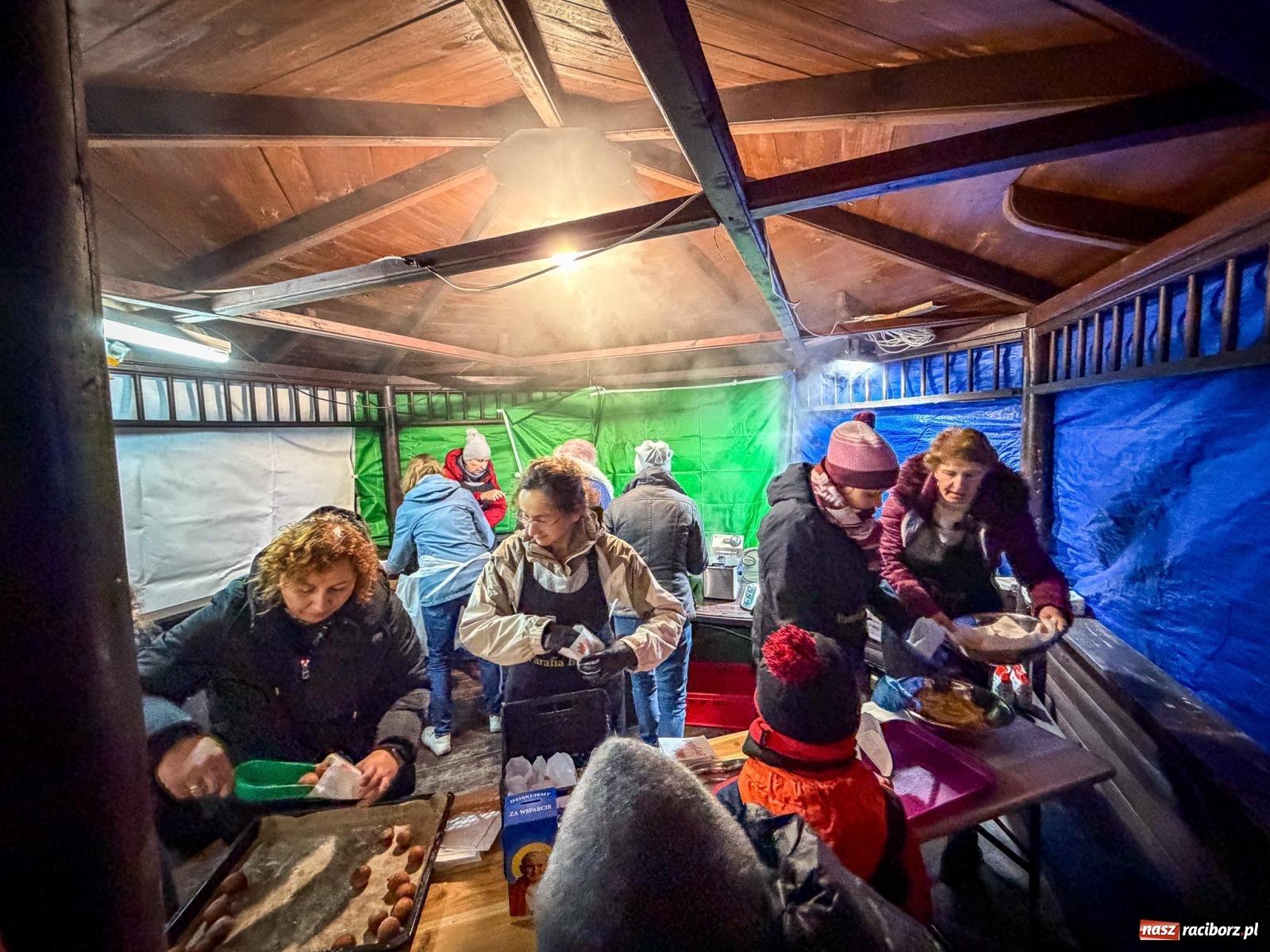 Zdjęcie w galerii na portalu naszraciborz.pl: Kwaśnica w kotle i Kwaśnica na scenie. Niedziela Gaudete w Brzeziu [FOTO i WIDEO] wiadomości z regionu