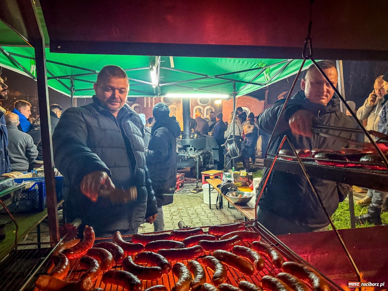 Zdjęcie w galerii na portalu naszraciborz.pl: Kwaśnica w kotle i Kwaśnica na scenie. Niedziela Gaudete w Brzeziu [FOTO i WIDEO] wiadomości z regionu