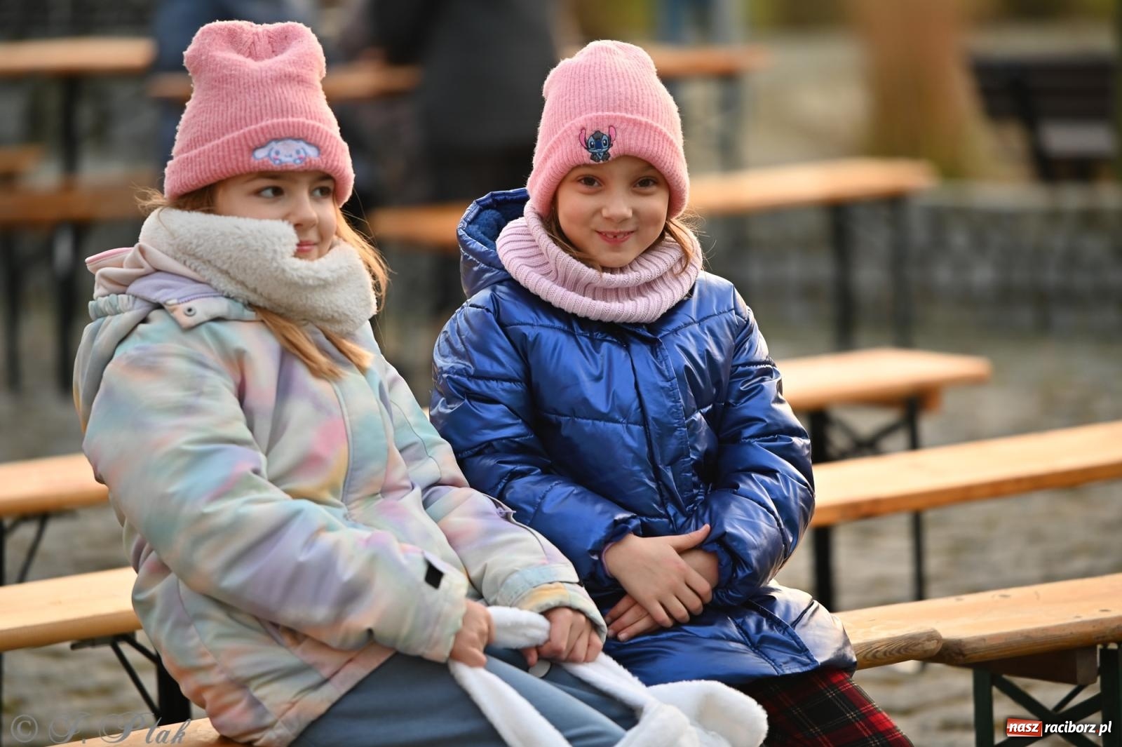 Zdjęcie w galerii na portalu naszraciborz.pl: Ho, ho, ho. Rynek w Krzanowicach w świątecznym nastroju. Jarmark przyciągnął tłumy [FOTO i WIDEO] wiadomości z regionu