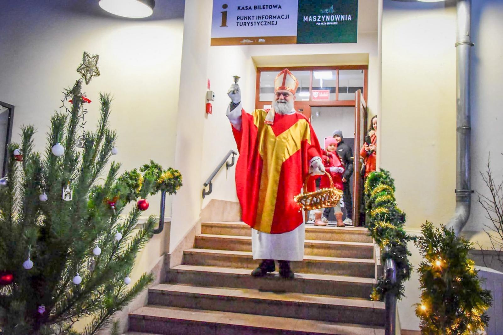 Zdjęcie w galerii na portalu naszraciborz.pl: Prawdziwe oblężenie Zamku Piastowskiego. Bajkowy Zamek 2025 zakończony z rozmachem [FOTO i WIDEO] wiadomości z regionu