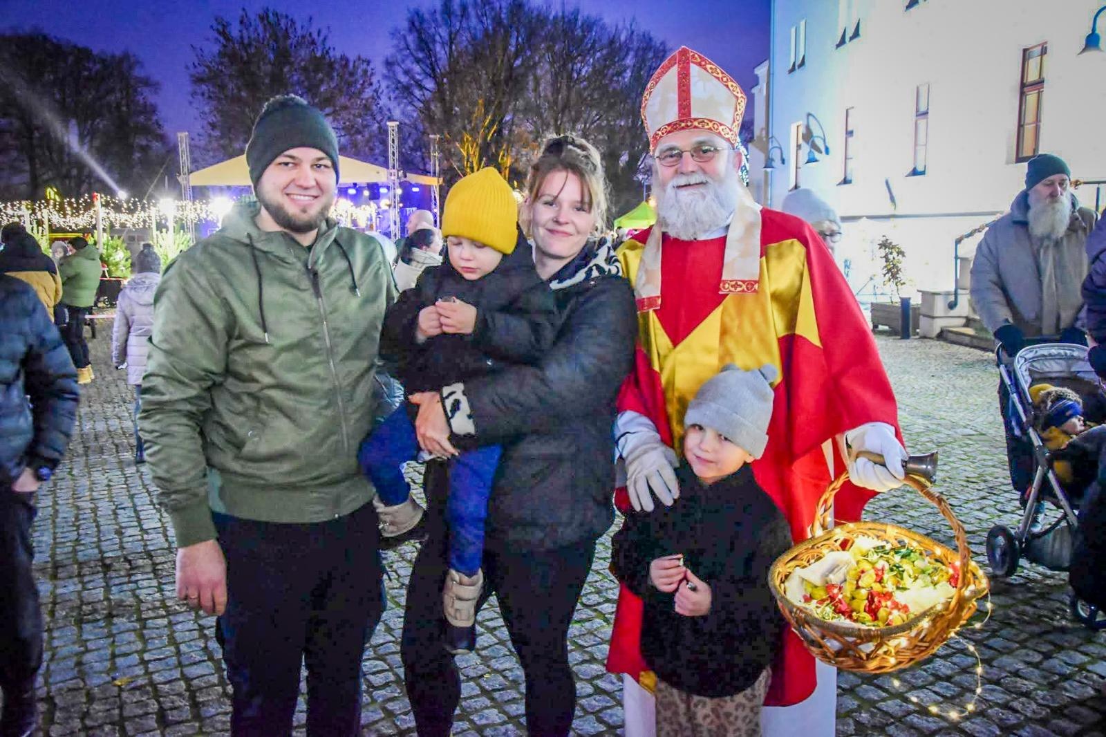 Zdjęcie w galerii na portalu naszraciborz.pl: Prawdziwe oblężenie Zamku Piastowskiego. Bajkowy Zamek 2025 zakończony z rozmachem [FOTO i WIDEO] wiadomości z regionu