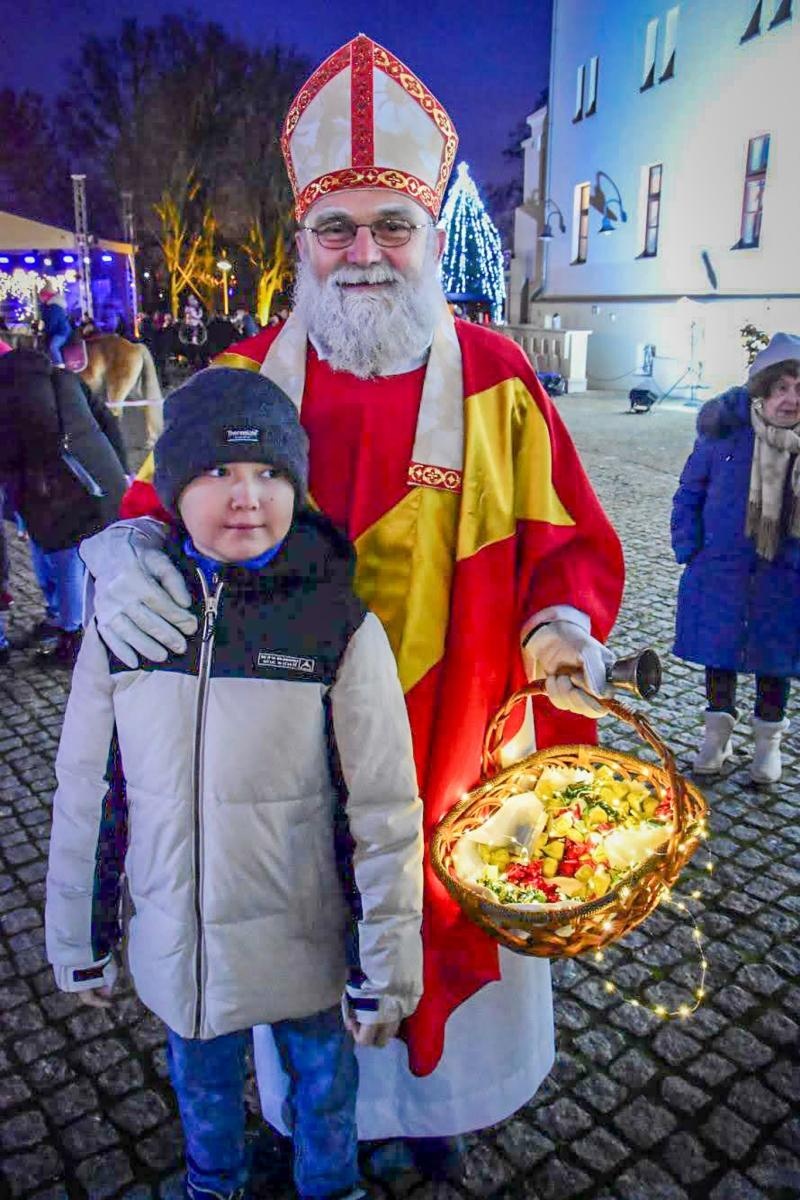 Zdjęcie w galerii na portalu naszraciborz.pl: Prawdziwe oblężenie Zamku Piastowskiego. Bajkowy Zamek 2025 zakończony z rozmachem [FOTO i WIDEO] wiadomości z regionu