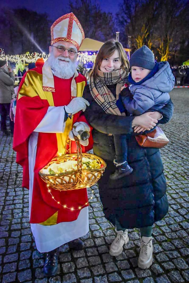 Zdjęcie w galerii na portalu naszraciborz.pl: Prawdziwe oblężenie Zamku Piastowskiego. Bajkowy Zamek 2025 zakończony z rozmachem [FOTO i WIDEO] wiadomości z regionu