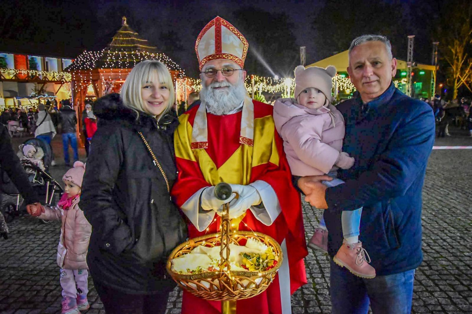 Zdjęcie w galerii na portalu naszraciborz.pl: Prawdziwe oblężenie Zamku Piastowskiego. Bajkowy Zamek 2025 zakończony z rozmachem [FOTO i WIDEO] wiadomości z regionu