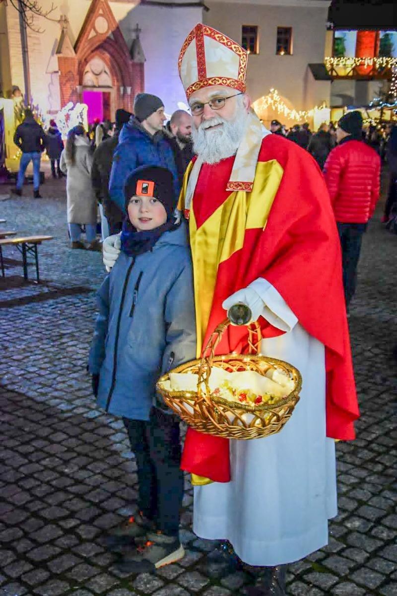 Zdjęcie w galerii na portalu naszraciborz.pl: Prawdziwe oblężenie Zamku Piastowskiego. Bajkowy Zamek 2025 zakończony z rozmachem [FOTO i WIDEO] wiadomości z regionu