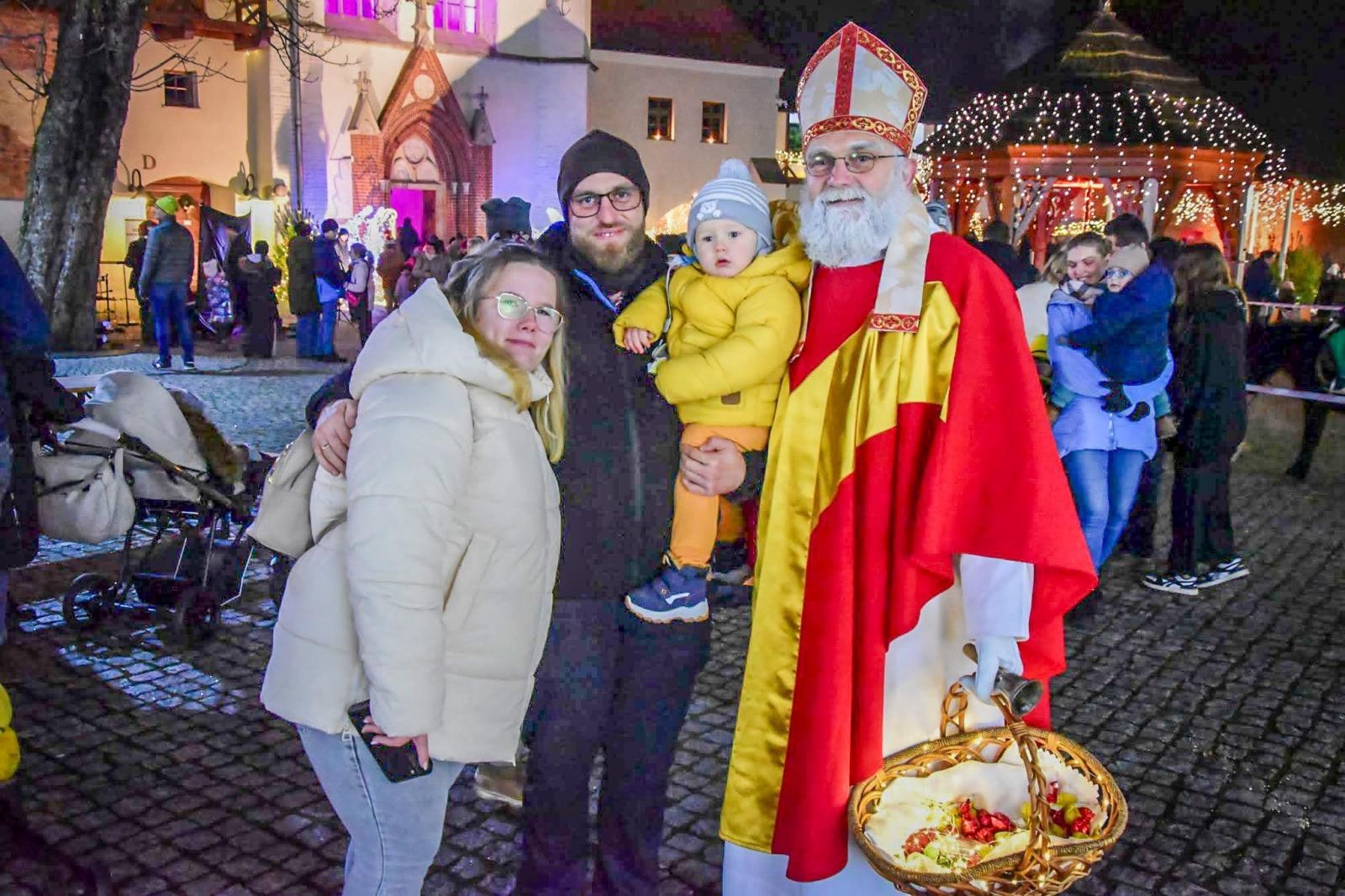 Zdjęcie w galerii na portalu naszraciborz.pl: Prawdziwe oblężenie Zamku Piastowskiego. Bajkowy Zamek 2025 zakończony z rozmachem [FOTO i WIDEO] wiadomości z regionu