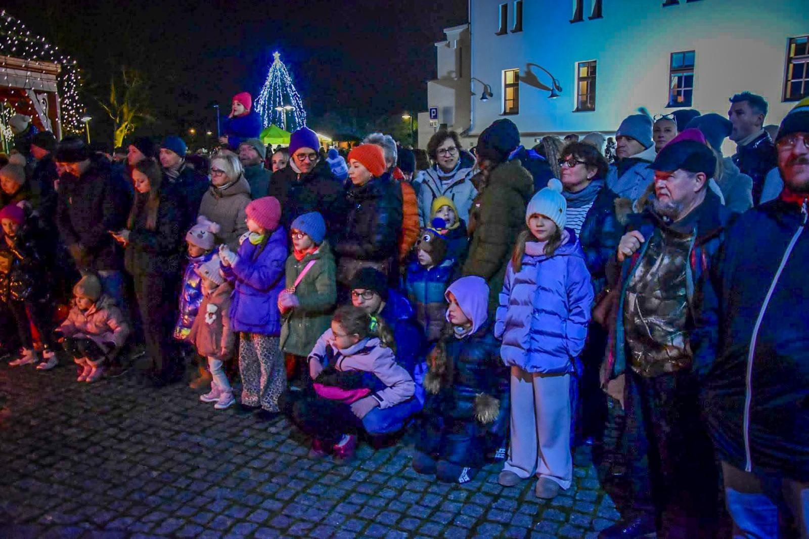 Zdjęcie w galerii na portalu naszraciborz.pl: Prawdziwe oblężenie Zamku Piastowskiego. Bajkowy Zamek 2025 zakończony z rozmachem [FOTO i WIDEO] wiadomości z regionu