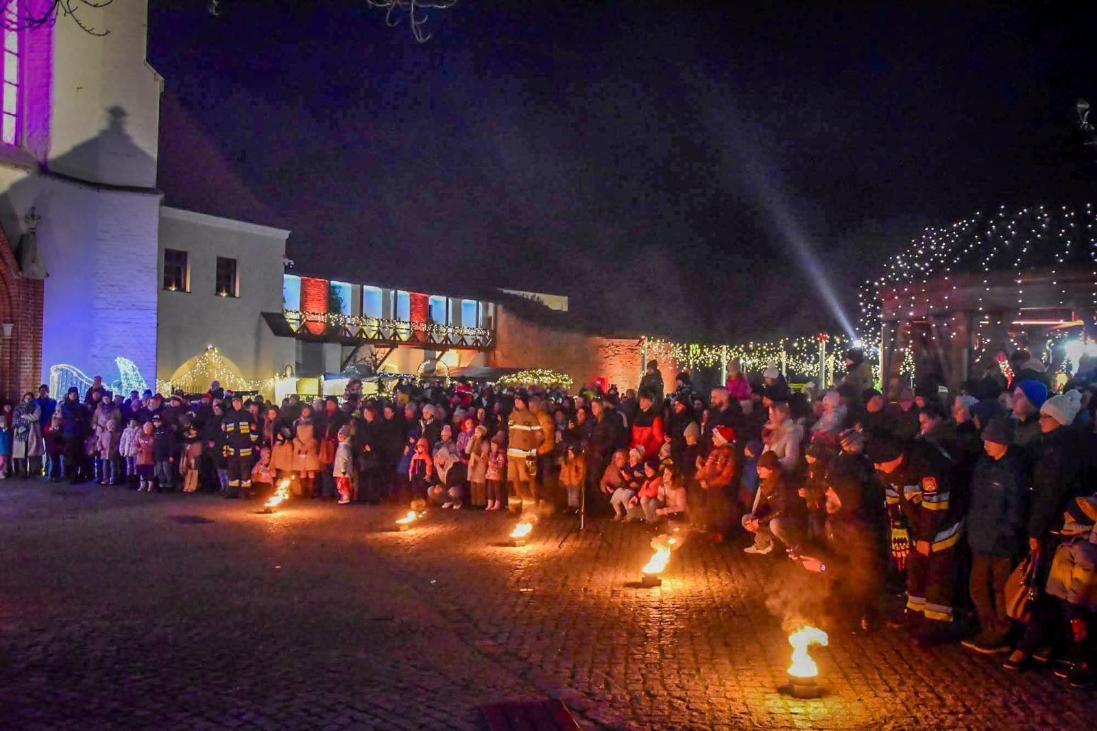 Zdjęcie w galerii na portalu naszraciborz.pl: Prawdziwe oblężenie Zamku Piastowskiego. Bajkowy Zamek 2025 zakończony z rozmachem [FOTO i WIDEO] wiadomości z regionu