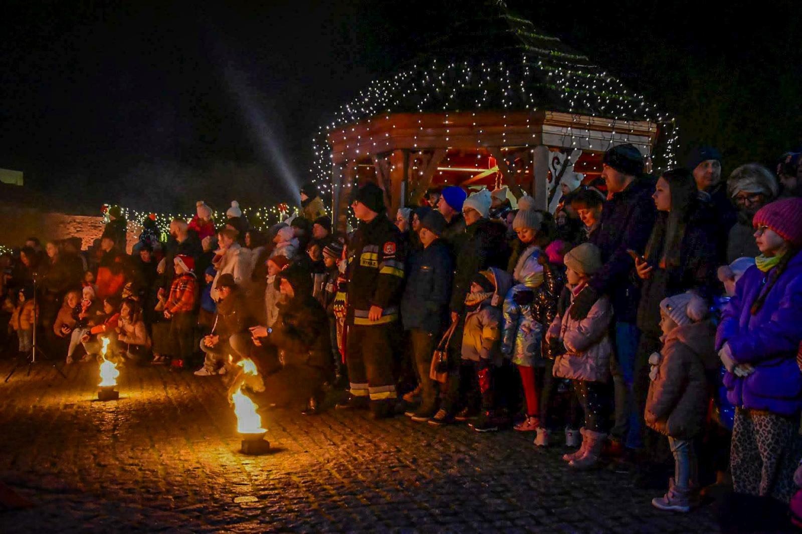 Zdjęcie w galerii na portalu naszraciborz.pl: Prawdziwe oblężenie Zamku Piastowskiego. Bajkowy Zamek 2025 zakończony z rozmachem [FOTO i WIDEO] wiadomości z regionu