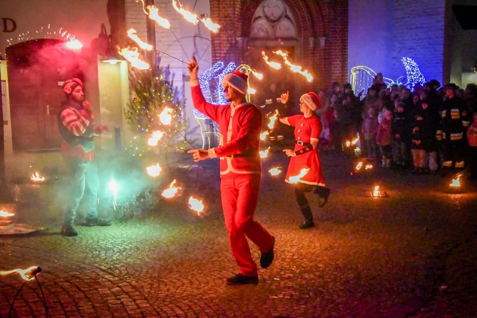 Zdjęcie w galerii na portalu naszraciborz.pl: Prawdziwe oblężenie Zamku Piastowskiego. Bajkowy Zamek 2025 zakończony z rozmachem [FOTO i WIDEO] wiadomości z regionu
