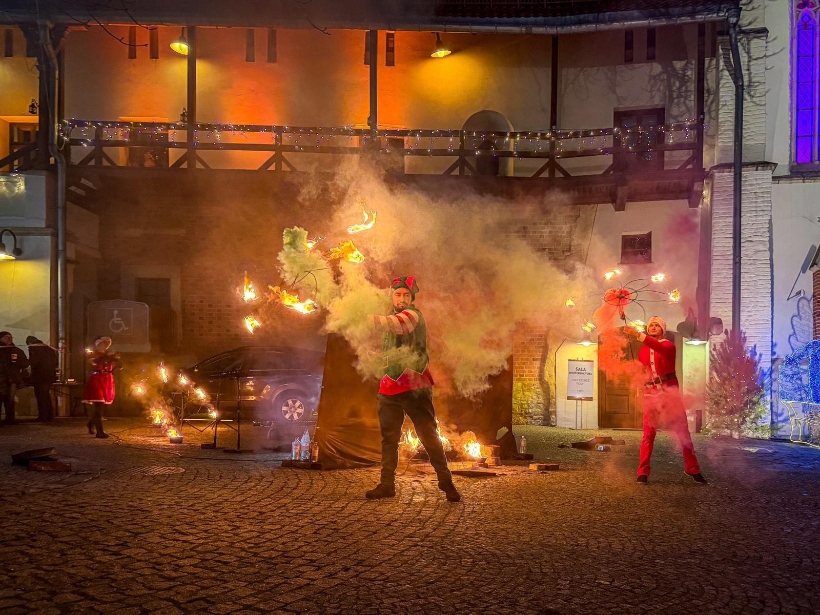 Zdjęcie w galerii na portalu naszraciborz.pl: Prawdziwe oblężenie Zamku Piastowskiego. Bajkowy Zamek 2025 zakończony z rozmachem [FOTO i WIDEO] wiadomości z regionu
