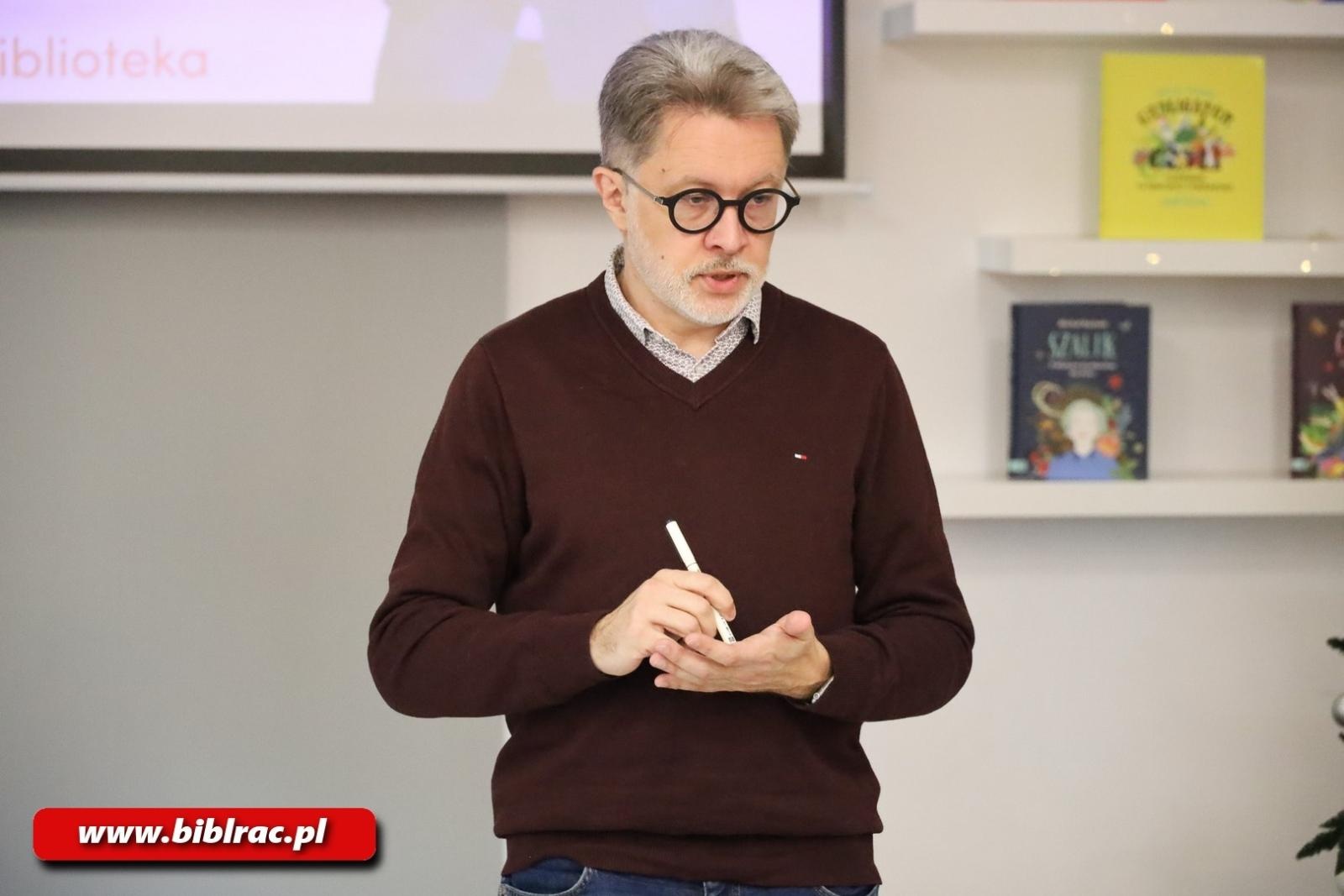 Zdjęcie w galerii na portalu naszraciborz.pl: Kefir w Kairze, czyli Michał Rusinek w Klubie Ojca w bibliotece wiadomości z regionu