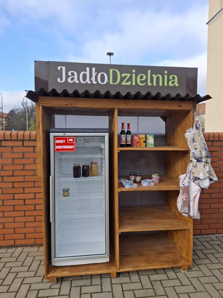 Zdjęcie w galerii na portalu naszraciborz.pl: Oficjalne otwarcie jadłodzielni w Raciborzu. Działa przy pl. Wolności wiadomości z regionu